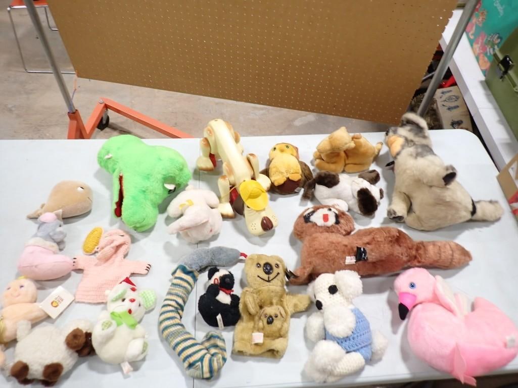 Lot of Plush Animals, Digger Dog, Puppet, etc (1 of 8)