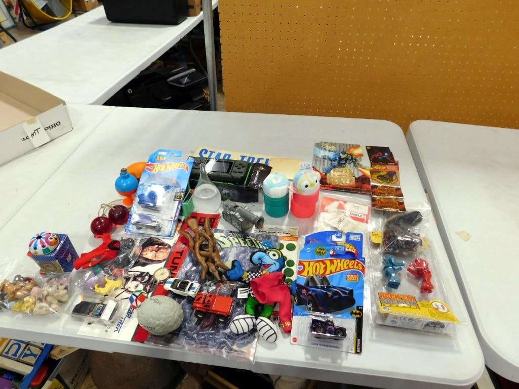 Large Lot of Small Toys incl Hot Wheels,Star Trek, Mini Rock em Sock em Robots, etc (1 of 3)