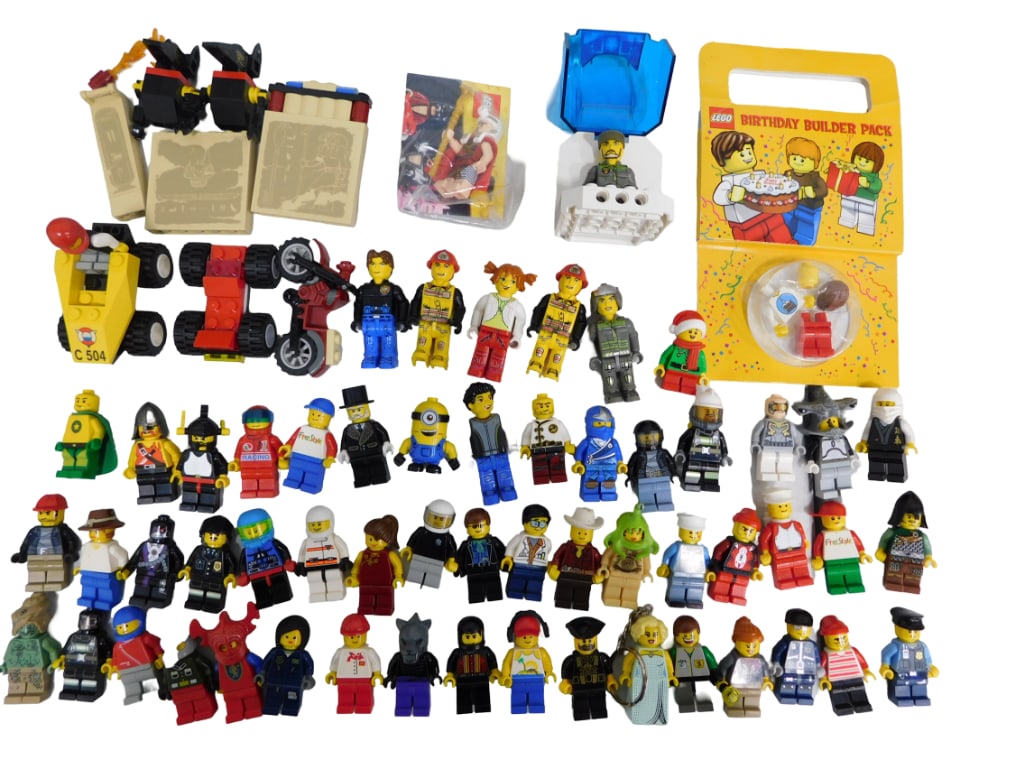 55+ LEGO Minifigures Lot (1 of 7)