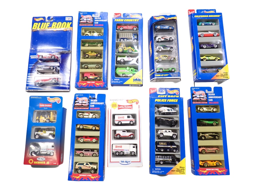 10 Sets of Hot Wheels Cars and Vehicles: 10 Sets of Hot Wheels Cars and Vehicles. Includes everything that you see in the pictures