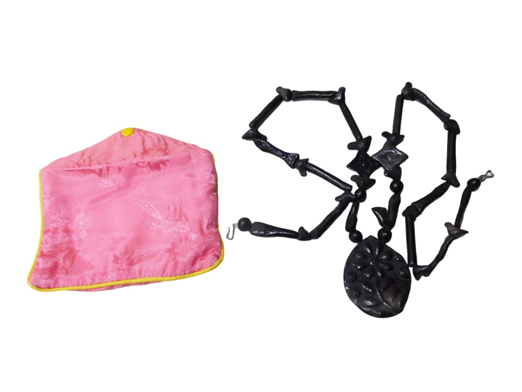 A Oaxaca Mexican Black Pottery Barro Negro Bead Necklace (1 of 6)