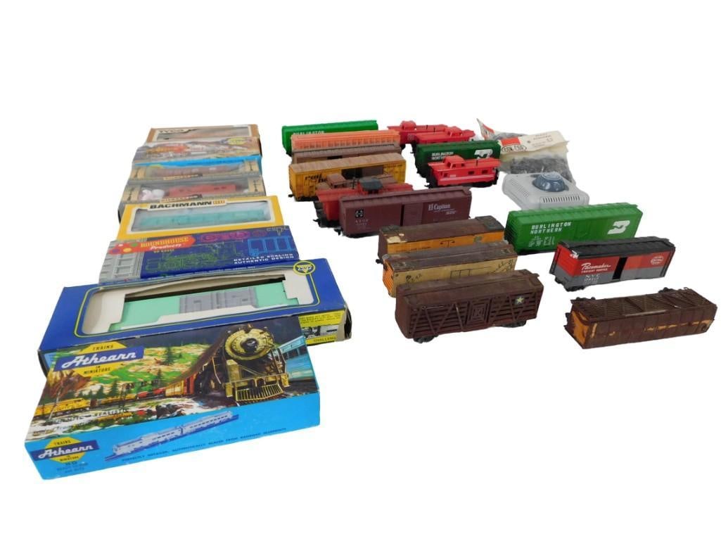 Lot of Assorted Train Cars including H0 Scale Bachmann  Athearn, Tyco, Gilbert, etc (1 of 4)