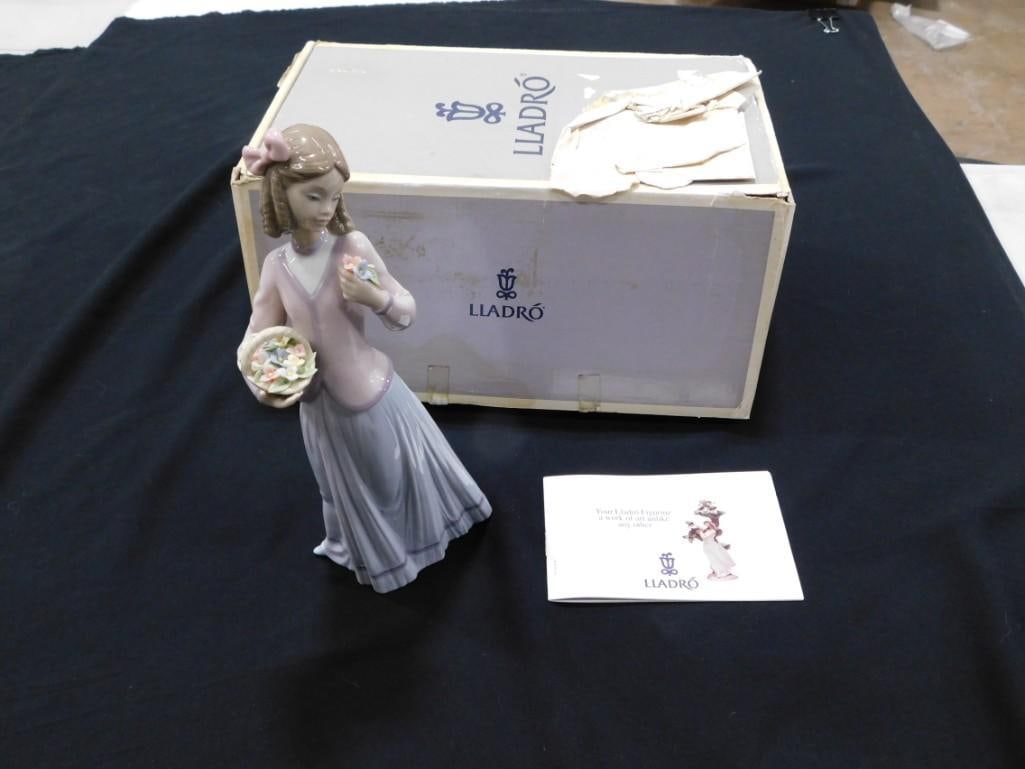 Lladro Innocence in Bloom 1996 Collectors Society Number 7644 Figurine with Original Box: Lladro Innocence in Bloom 1996 Collectors Society Number 7644 Figurine with Original Box