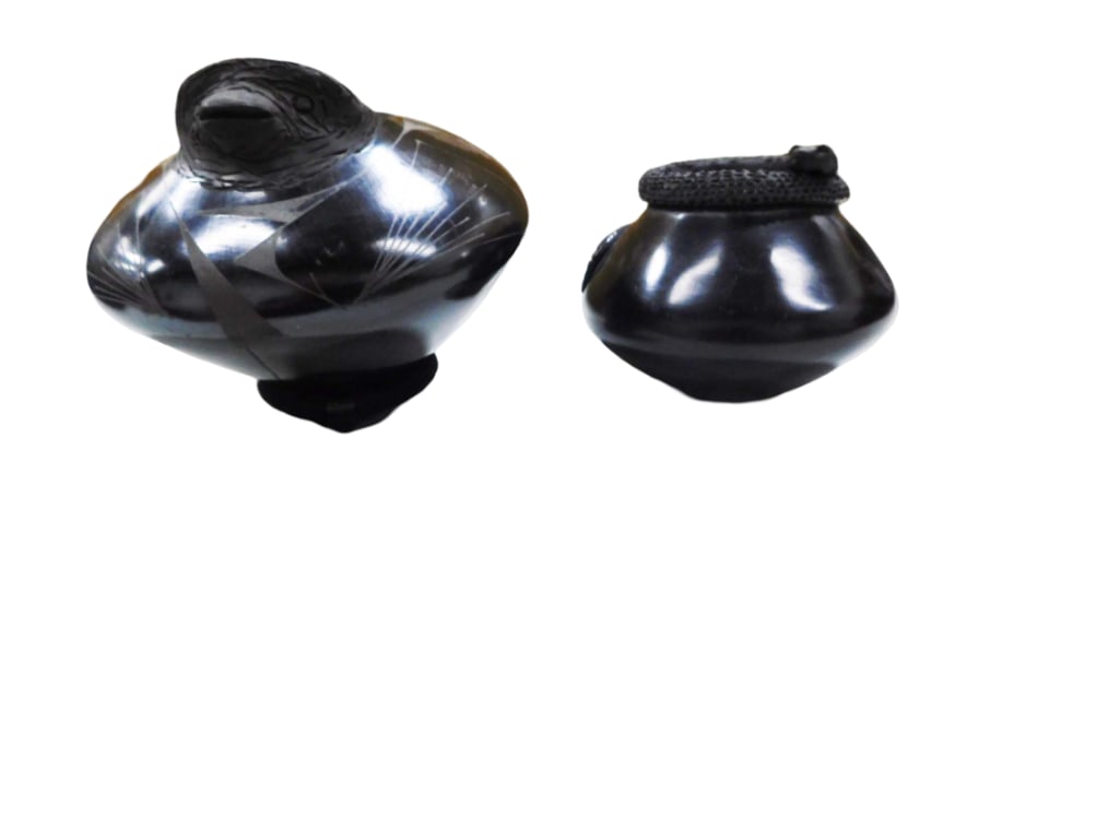 2 Mata Ortiz Casa Grande Pottery  Items Both Signed (1 of 4)