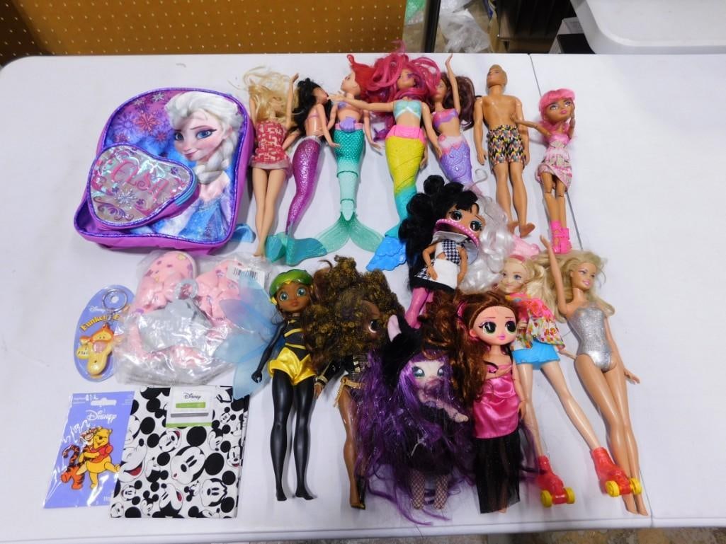 Lot of assorted Barbie and other fashion dolls, Disney Frozen Bag, etc.: Lot of assorted Barbie and other fashion dolls, Disney Frozen Bag, etc.