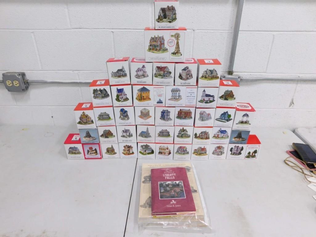 Liberty Falls Christmas Village Buildings incl The Dubois Mansion, Aunt Alice's Quilt Shop, (1 of 9)