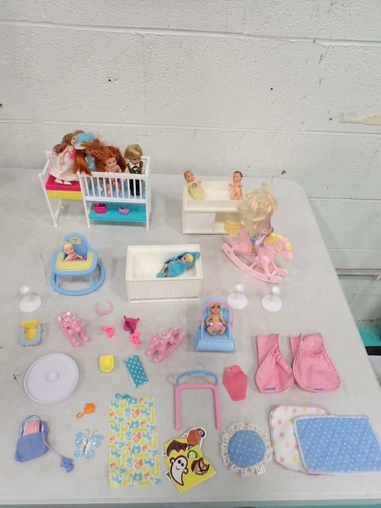 Kelly, Babies and Kelly Furniture and Accessories Lot: Kelly, Babies and Kelly Furniture and Accessories Lot