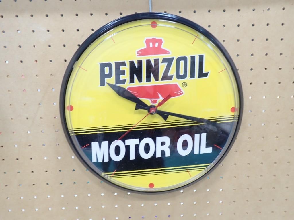 Penzoil Advertising Wall Clock - it works: Penzoil Advertising Wall Clock - it works. Roughly a foot in diameter
