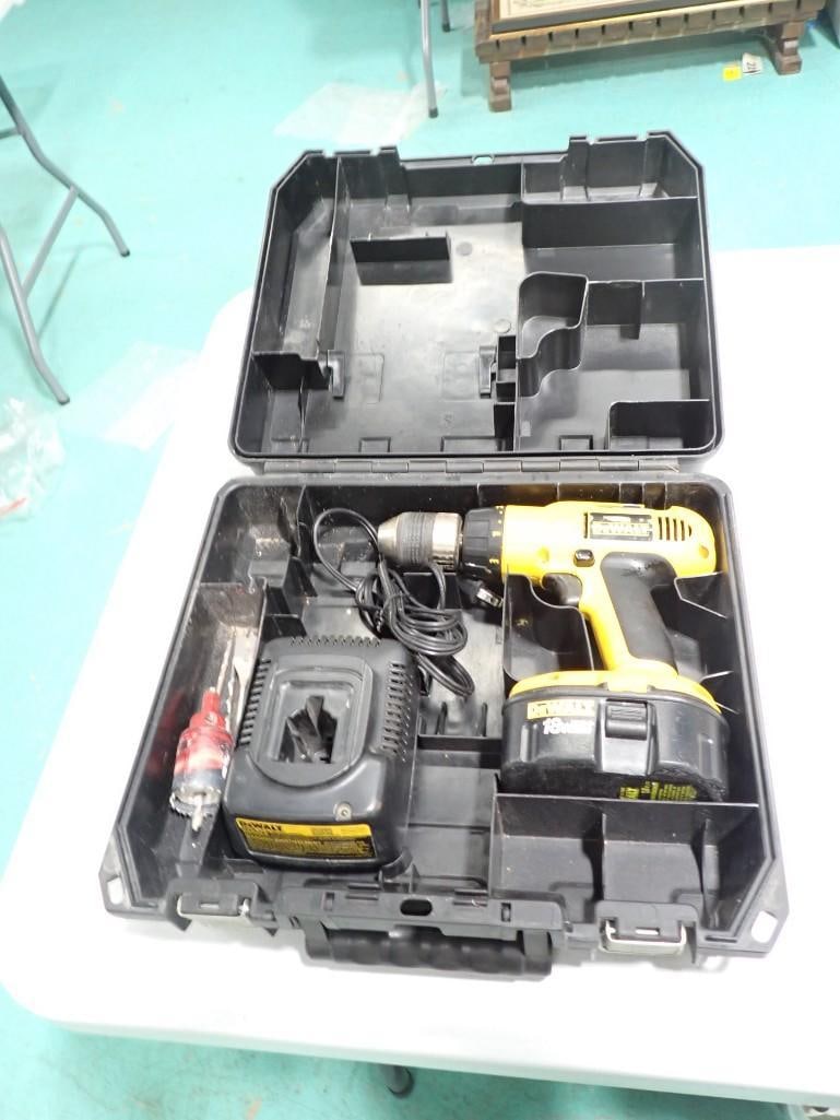 DeWalt Cordless Drill with case (1 of 5)