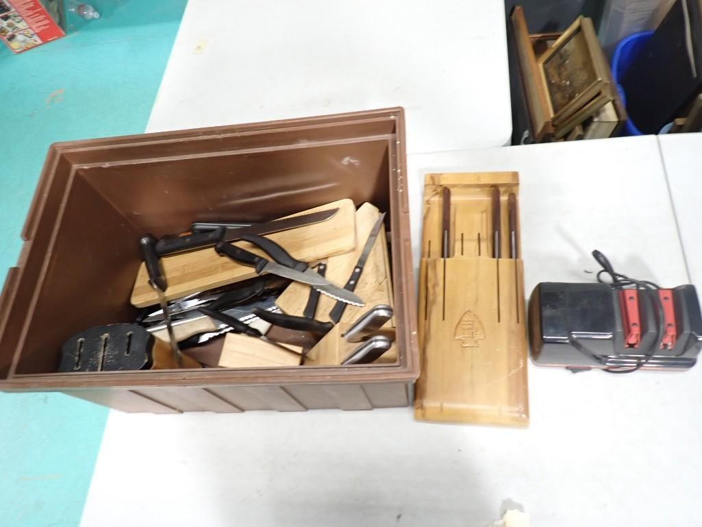 Kitchen Knife Lot incl Knives, Block, Sharpener, etc (1 of 7)