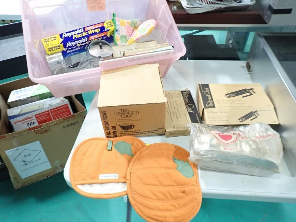 Kitchen Lot incl Cookbooks, Lamb Butter Mold, Pampered Chef, Etc (1 of 9)