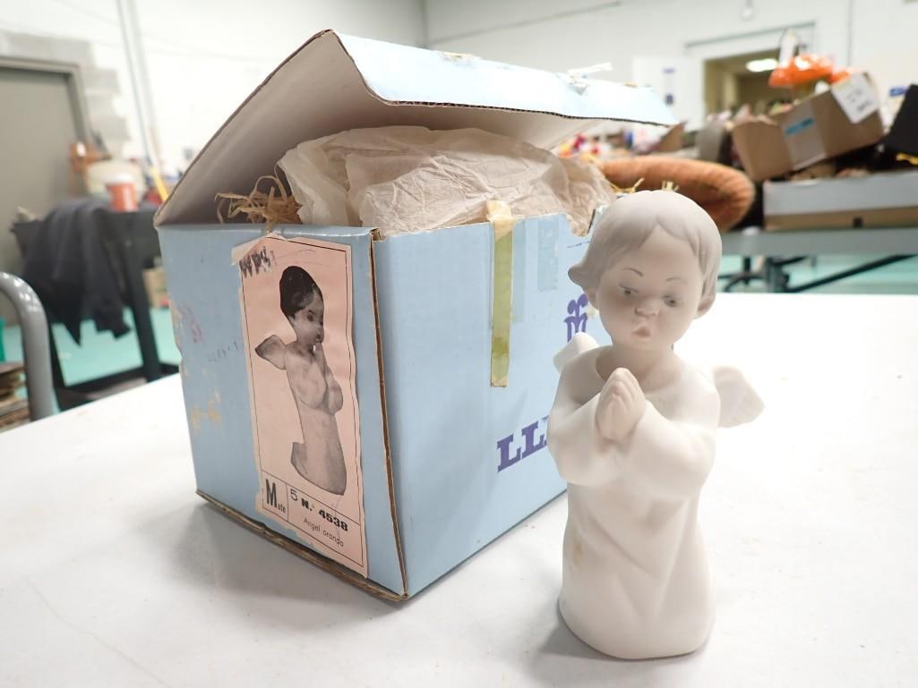 Lladro 4538 Angel Praying Porcelain Figurine with Matte Finish and Original Box (1 of 8)