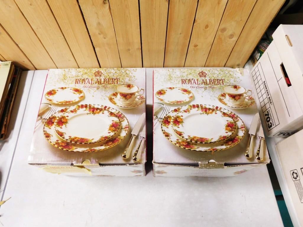 Royal Albert Old Country Roses China 2 - 20 pc Sets: Royal Albert Old Country Roses China 2 - 20 pc Sets Bone China Dinnerware Made in England