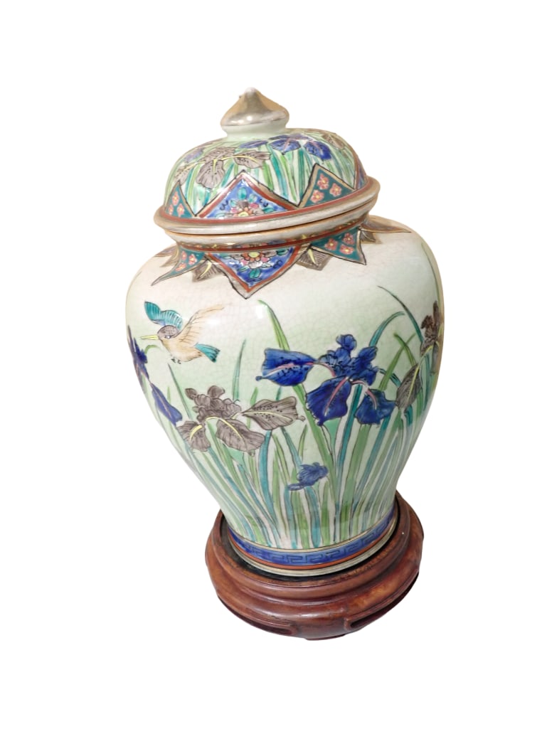 A Japanese Porcelain Covered Ginger Jar with Iris and Bird Decoration (1 of 10)
