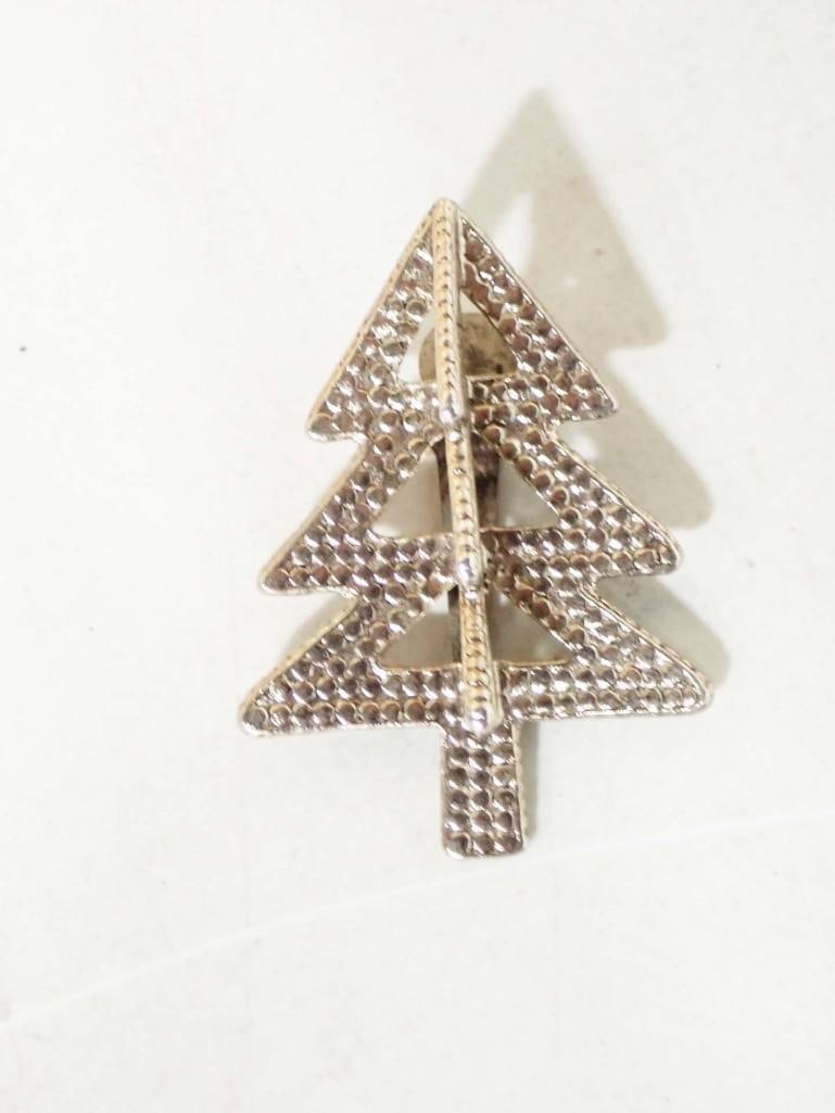 John Hardy Silvertone Metal Christmas Tree Clip Signed on the Reverse (1 of 7)