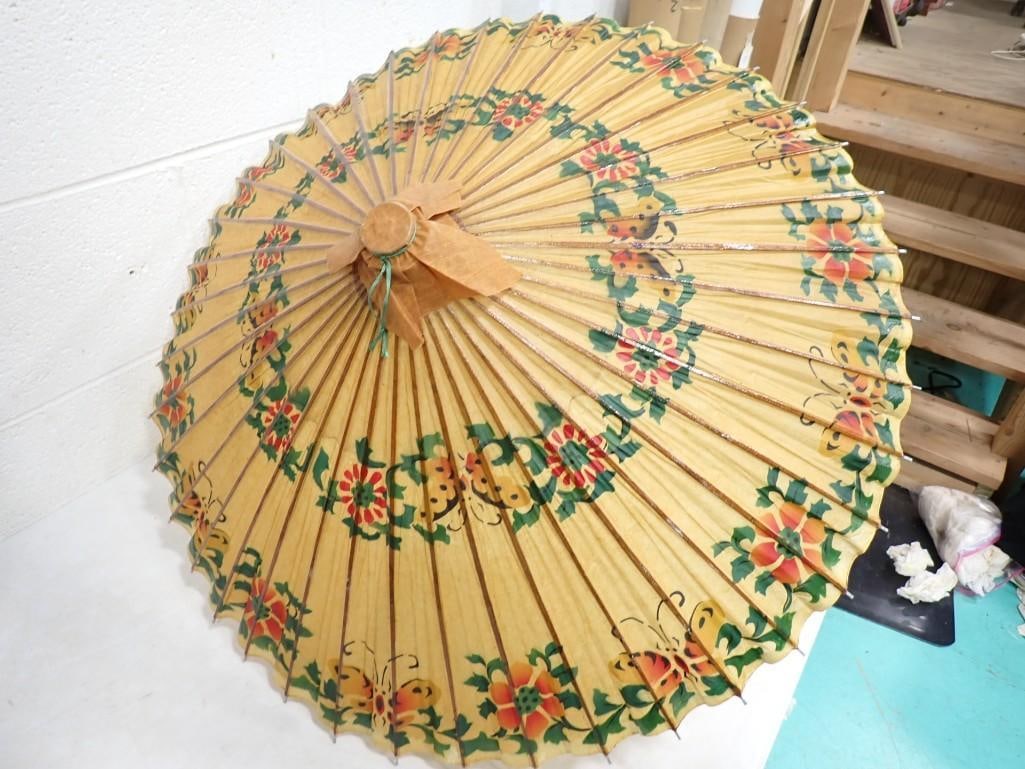Asian Painted Oil Paper Parasol Decorated with Butterflies and Flowers: Asian Painted Oil Paper Parasol Decorated with Butterflies and Flowers