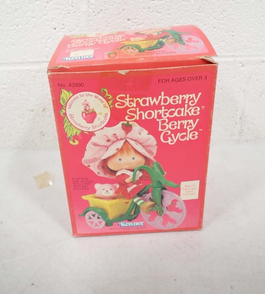 Strawberry Shortcake Berry Cycle NOS New Old Stoc: Strawberry Shortcake Berry Cycle NOS New Old Stock