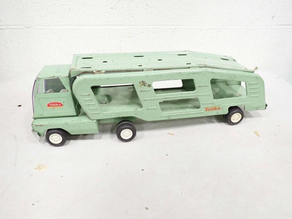 Vintage Tonka Pressed Steel Car Hauler Truck Semi Truck with Trailer: Vintage Tonka Pressed Steel Car Hauler Truck Semi Truck with Trailer