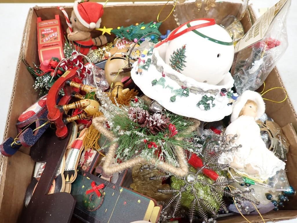 Assorted Christmas Ornaments: Assorted Christmas Ornaments