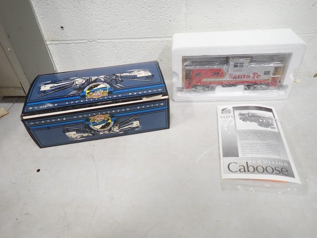 M.T.H. Santa Fe 0010 O Scale Train with Box - Dealer Appreciation Program with box (1 of 5)