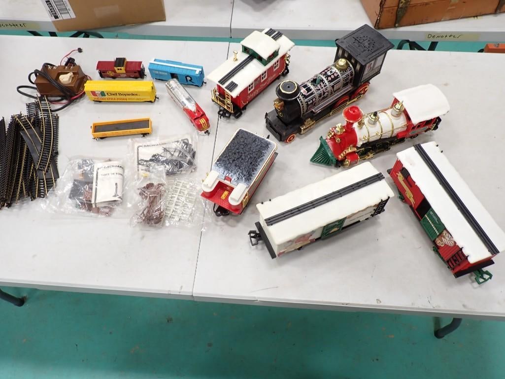 HO Scale Train Tracks, Trains, Etc (1 of 6)