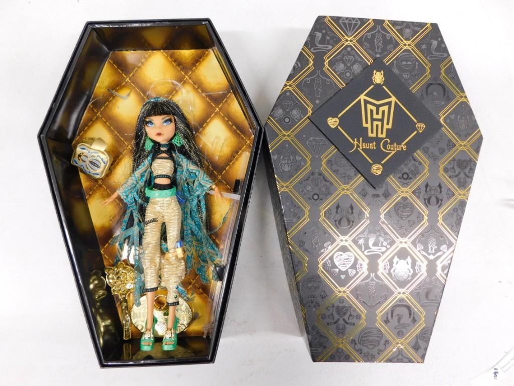 Monster High Cleo de Nile Haunt Couture Doll in Box (1 of 9)