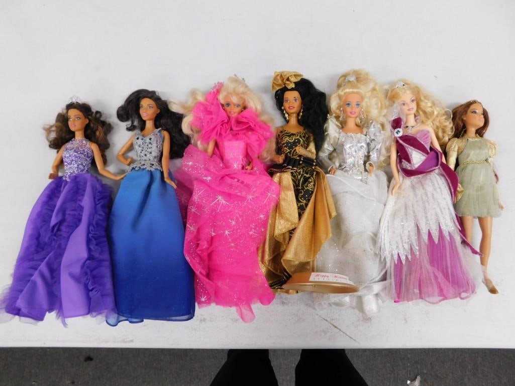 7 Happy Holidays & Fancy Gown Barbie Muse Model Dolls Lot (1 of 6)