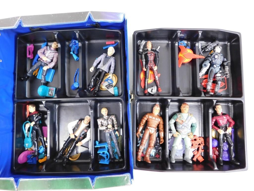 Star Trek The Next Generation Case w/11 Figures/Aliens Q Picard, Worf, etc & Accessories Lot (1 of 5)