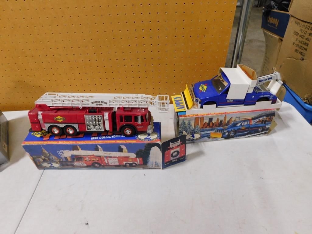 Two Sunoco Toy Trucks with original boxes - Marcus Hook No 94 Fire truck, Tow Truck (1 of 6)