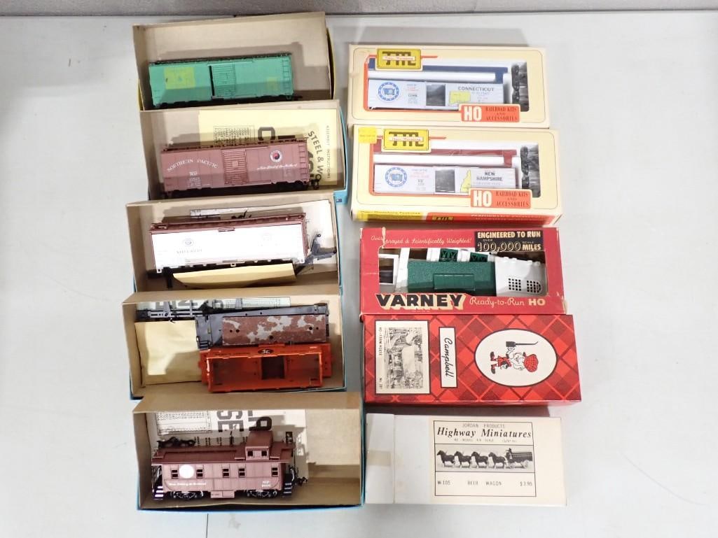 Lot of Model Train Car Kits HO Scale (1 of 7)
