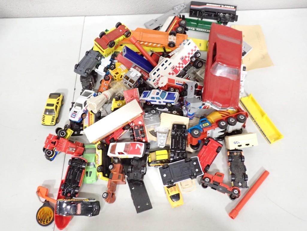 Lot of Toy Cars, Trucks, Vehicles incl Die Cast, Etc (1 of 10)