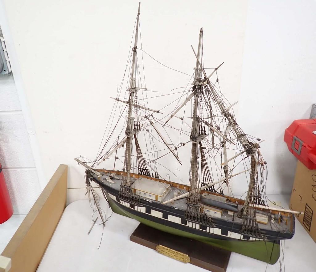 Vintage Model Ship "New World" (1 of 9)