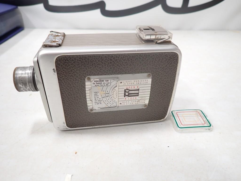 Vintage Kodak Brownie 8 MM Movie Camera - it works (1 of 5)