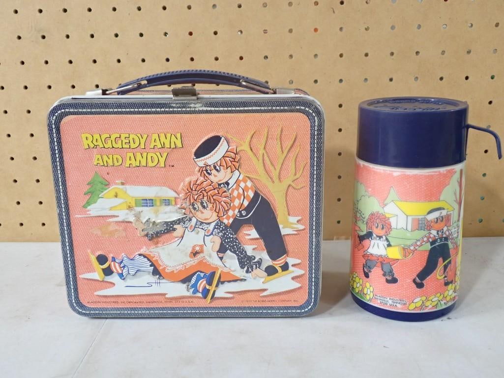 Vintage Raggedy Ann and Andy Metal Lunchbox with Thermos: Vintage Raggedy Ann and Andy Metal Lunchbox with Thermos