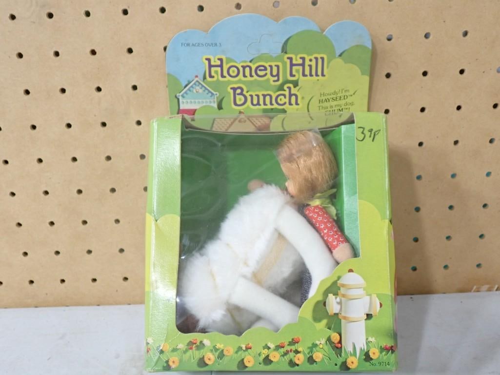 Vintage Honey Hill Bunch Hayseed Doll with Her St Bernard Dog in Original Box #9714 (1 of 8)