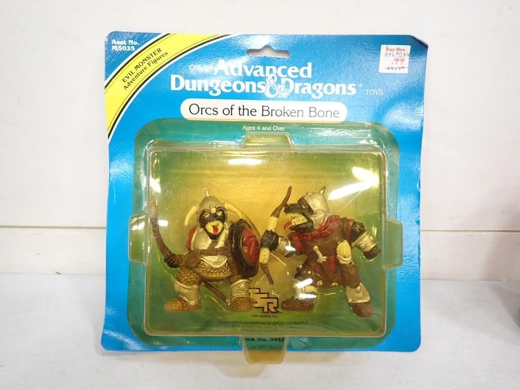 Vtg LJN Official Advanced Dungeons & Dragons Orcs of the Broken Bone Figure NOS New Old Stock: Vintage LJN Official Advanced Dungeons & Dragons Orcs of the Broken Bone Figure NOS New Old Stock Condition: sealed in original package, but the plastic bubble on the package has yellowed due to a