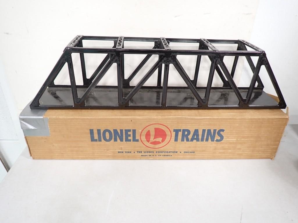 Lionel Truss Bridge Model Railroad Accessory with Original Box (1 of 6)
