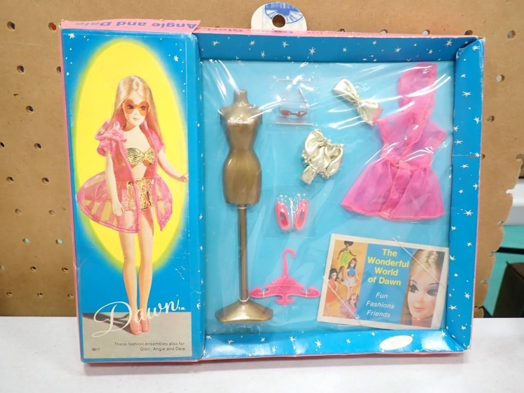 Vintage Topper Toys Dawn Strawberry Sunday Fashion Outfit in Original Package: Vintage Topper Toys Dawn Strawberry Sunday Fashion Outfit in Original Package The Wonderful World of Dawn Fun Fashions Friends