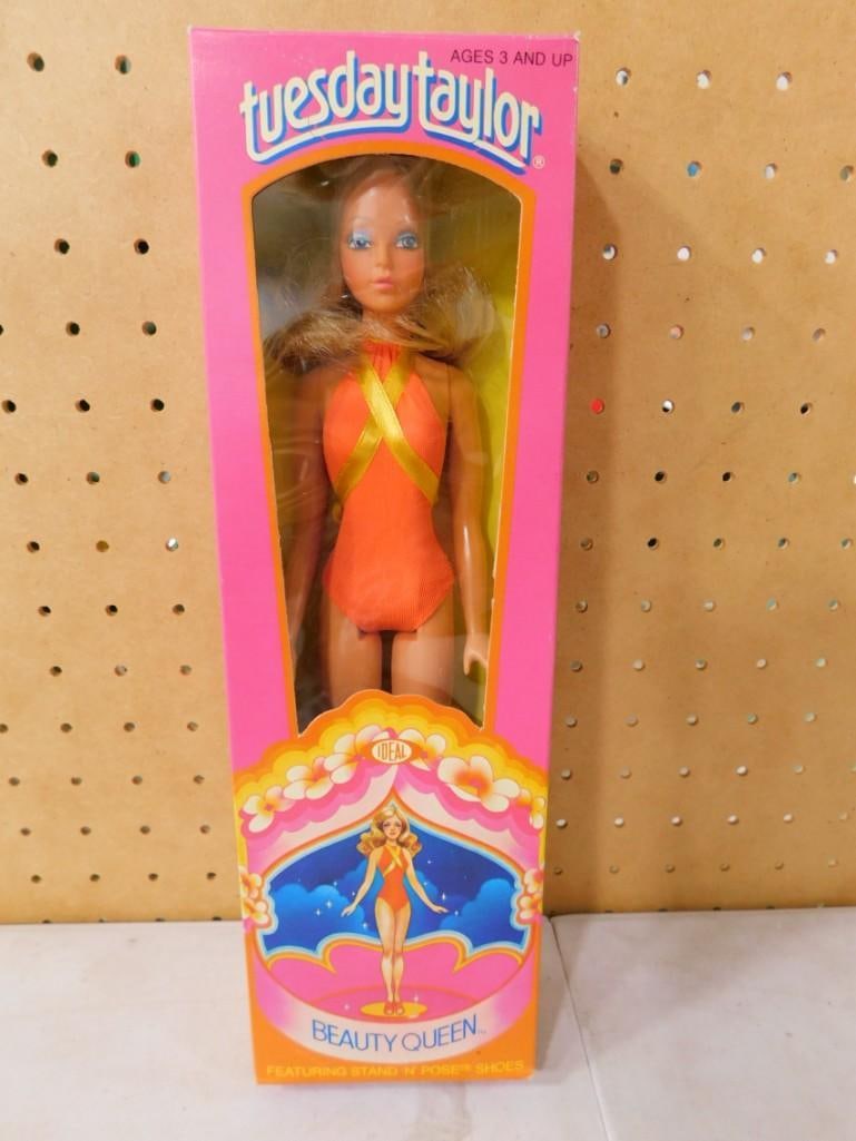 Vtg 1977 Ideal Tuesday Taylor Beauty Queen Doll NOS New Old Stock: Vintage 1977 Ideal Tuesday Taylor Beauty Queen Doll NOS New Old Stock