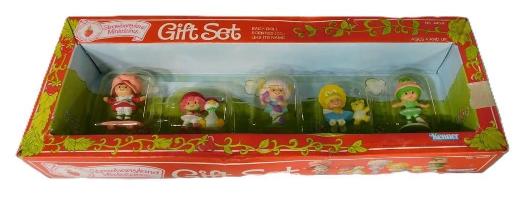 Strawberry Shortcake Strawberryland Miniatures Gift Set - New Old Stock Kenner: Strawberry Shortcake Strawberryland Miniatures Gift Set - New Old Stock Kenner