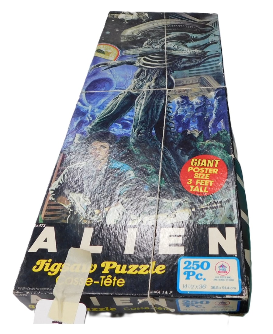 Vintage Alien 250 Piece Puzzle - unchecked for completeness: Vintage Alien 250 Piece Puzzle - unchecked for completeness