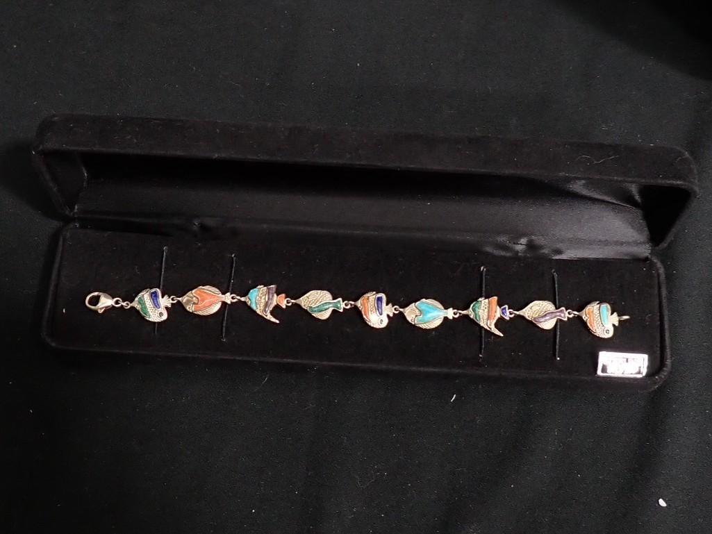 Sterling Silver Bracelet with Fish Design: Sterling Silver Bracelet with Fish Design