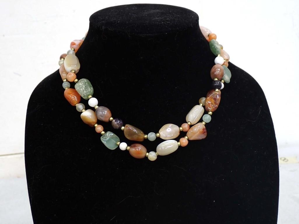 Semi Precious Stones Necklace: Semi Precious Stones Necklace