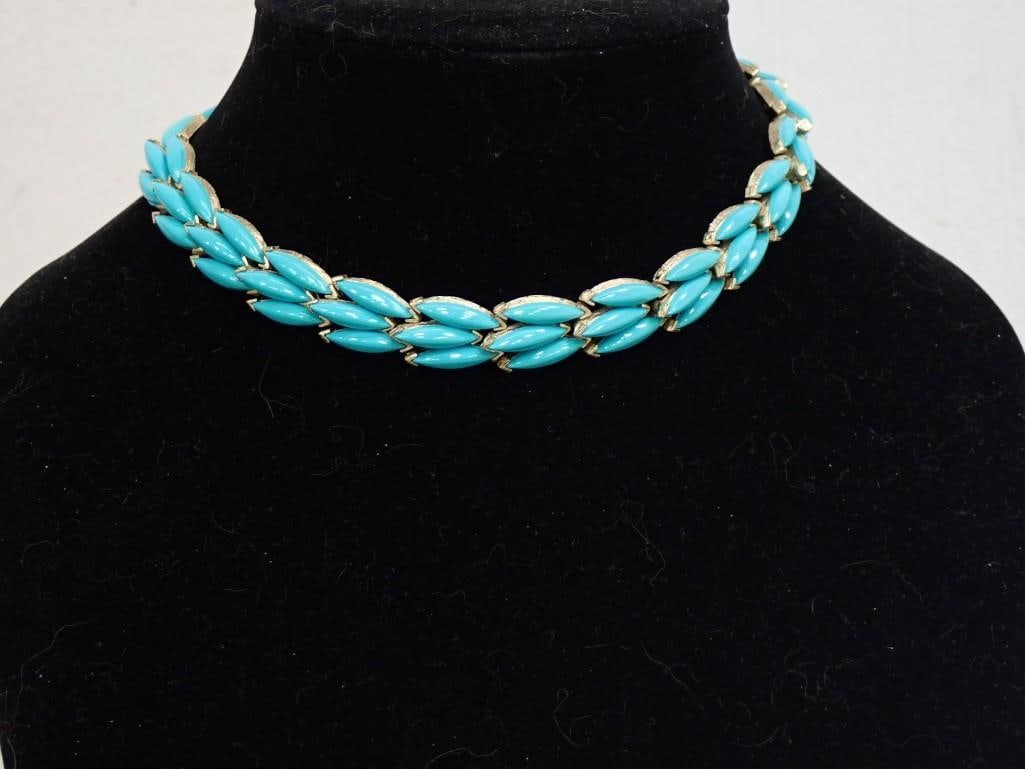Vintage Blue Trifari Necklace: Vintage Blue Trifari Necklace