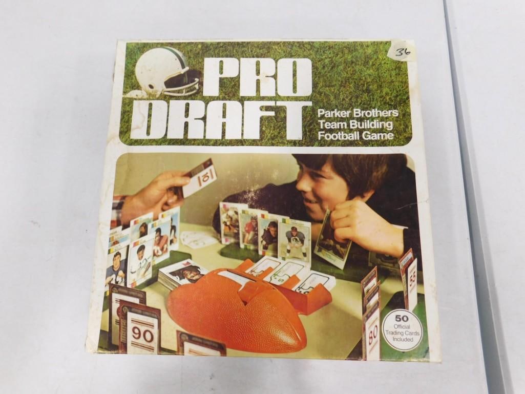 Vtg Pro Draft Football Game Parker Brothers: Vintage Pro Draft Football Game by Parker Brothers
