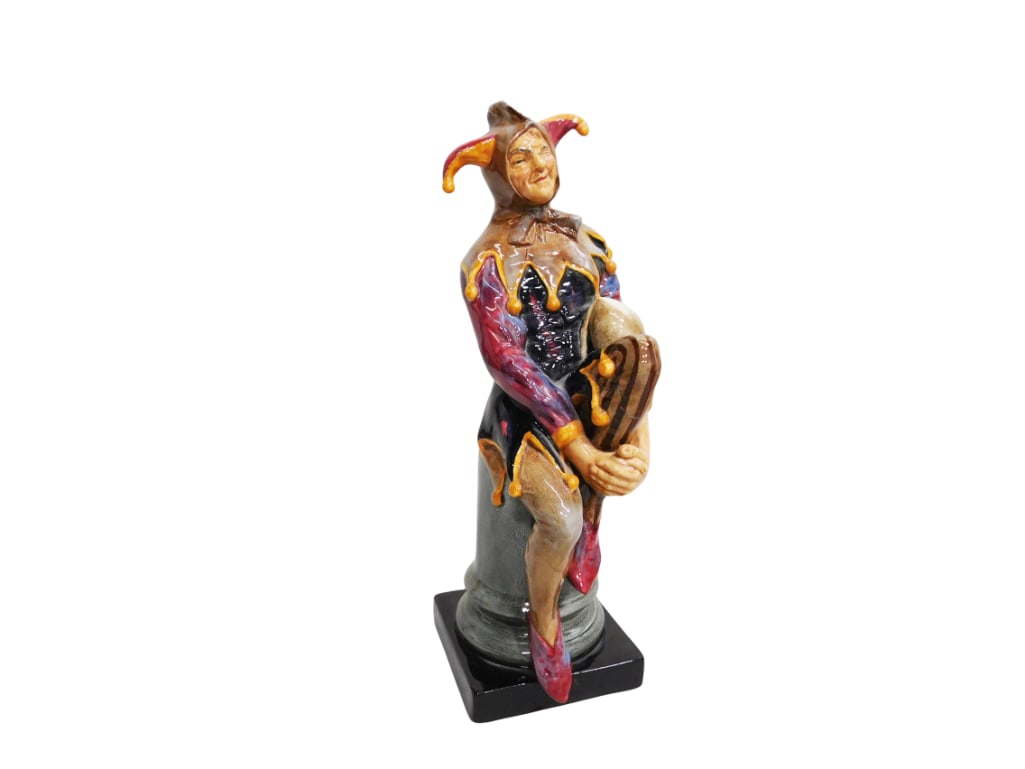 Royal Doulton The Jester Porcelain Figurine H.N. 2016: Royal Doulton The Jester Porcelain Figurine H.N. 2016 Condition: no damage
