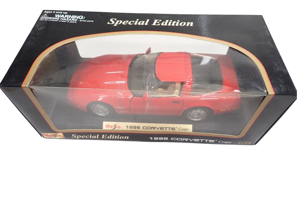 1996 Corvette Coupe Die Cast Maisto 1/18 Scale Car New in Box (1 of 8)