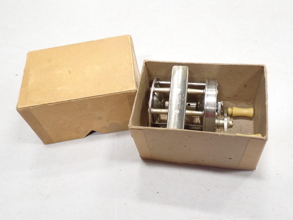 Vintage South Bend Level Winding Casting Reel No 12 with Box (1 of 6)