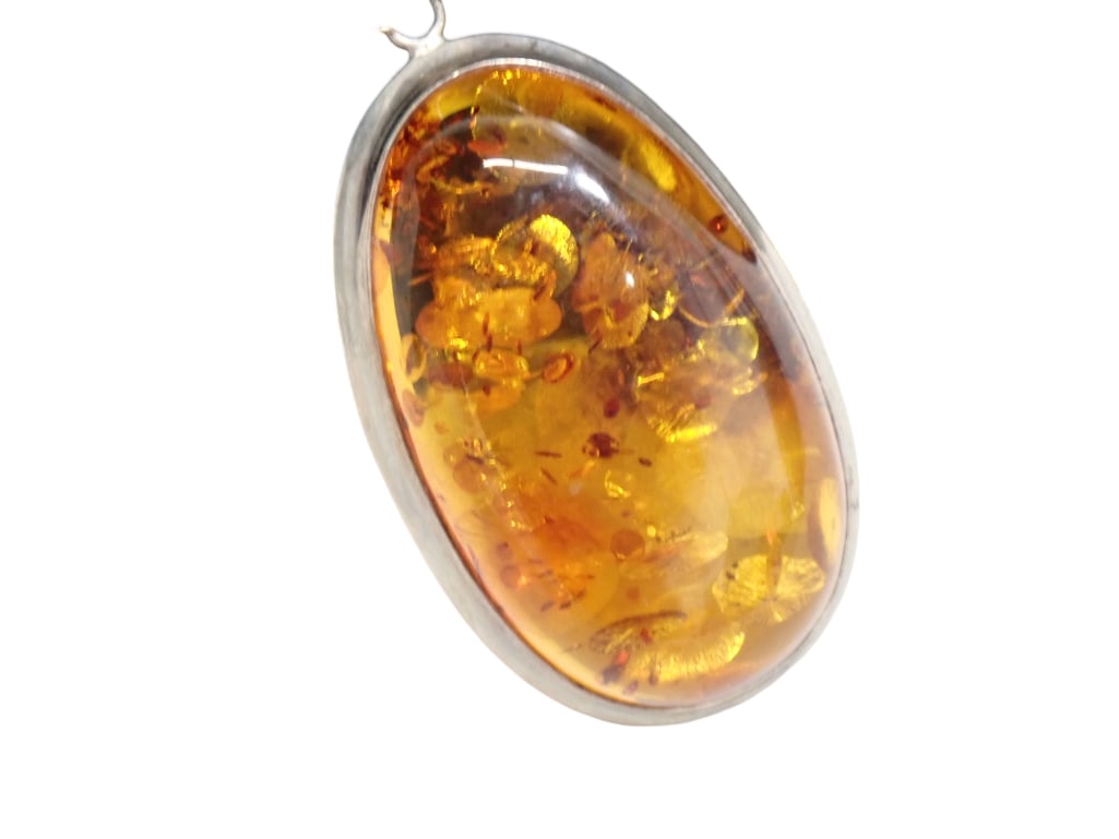 Vintage Sterling Silver Amber Necklace 28" Chain Stone is 1 1/4" x 2 3/4": Vintage Sterling Silver Amber Necklace 28" Chain Stone is 1 1/4" x 2 3/4"