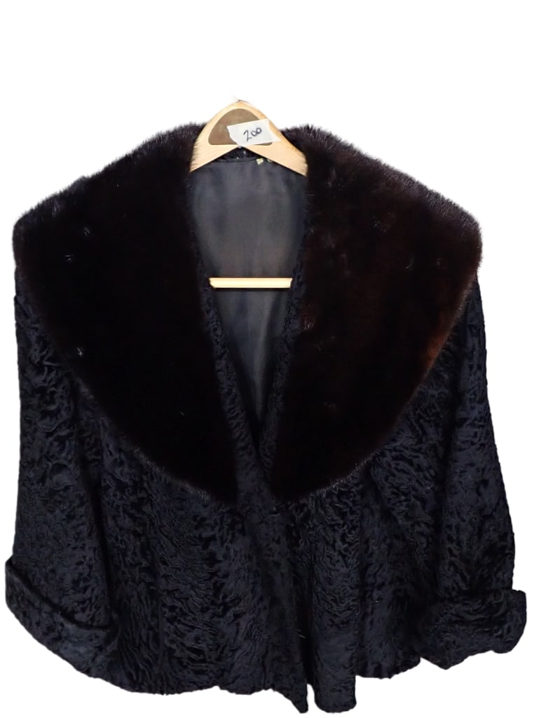 Vintage Women's Mink and Lamb's Wool Coat Size Medium (1 of 7)